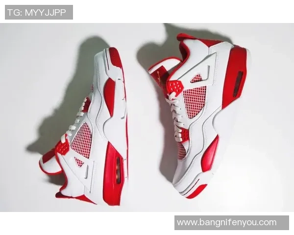 穿上球星的脚步感受荣耀 解析足球运动员专属高性能鞋款设计与技术