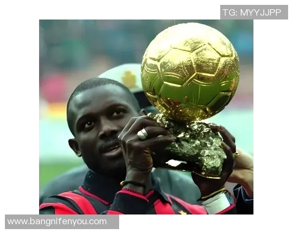 和心仪的足球巨星一起度过浪漫约会时光，畅聊足球与生活的那些事